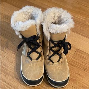 Sorel snow boots - size 9.5
